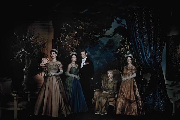 Vanessa Kirby, Claire Foy, Matt Smith, Eileen Atkins, Victoria Hamilton - Koruna - Série 1 - Promo