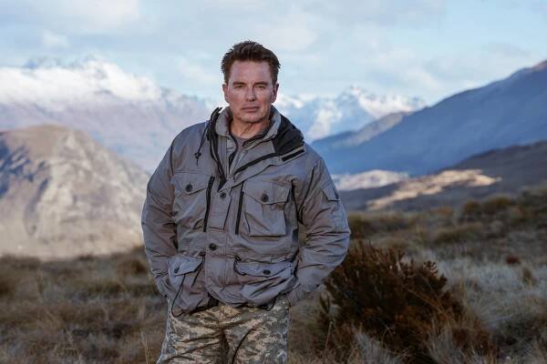 People in glass houses shouldn’t throw stones, Barrowman says