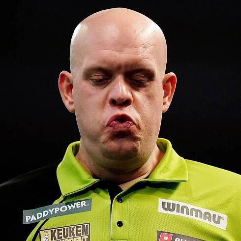 Darts: Ein T-Shirt war im Spiel – die kuriose Verletzung von Darts-Star van Gerwen