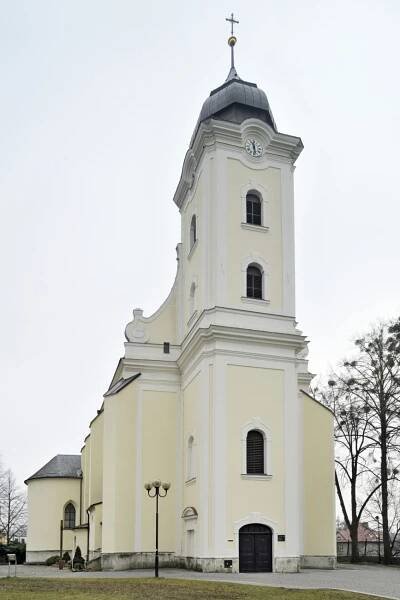 Hlučín, kostel sv. Jana Křtitele / OTEVŘENÉ CHRÁMY | Církevní turistika