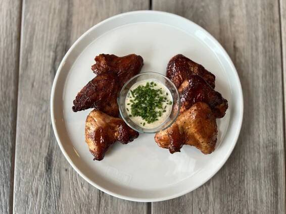 Buffalo Wings kuřecí křídla na grilu