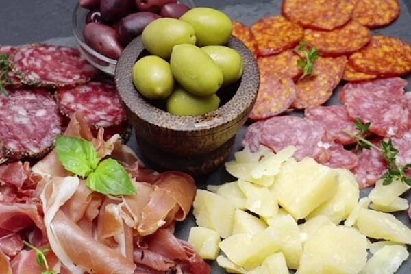 Salami Lover's Delight: Exploring Different Types from Worldwide