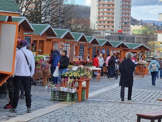 FOTO DNE: V Mostě začal Velikonoční jarmark. Potrvá do 8. dubna