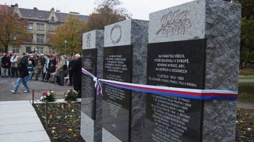 Dokončený památník připomíná historii, utrpení a aktivní odpor v boji za svobodu