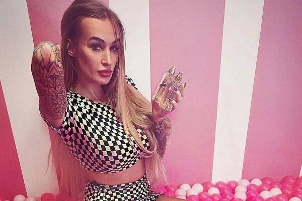 Daisy Lee opět šokuje: Těhotná odjela do ciziny točit porno, jiný stav utajila