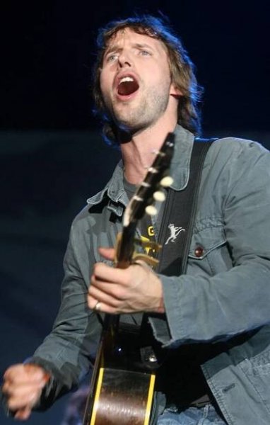 Anglický zpěvák James Blunt slaví čtyřicetiny