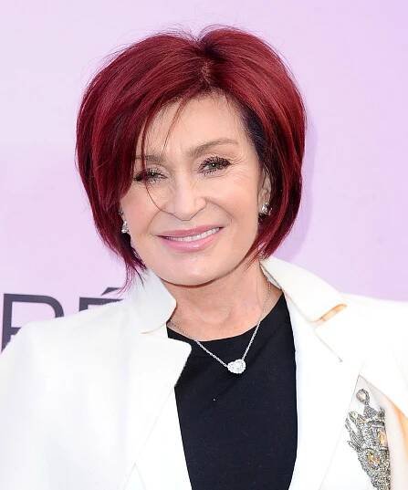 Ozzy asi koukal! Sharon Osbourne razantně změnila barvu vlasů z červené na bílou