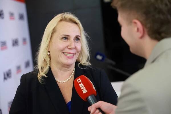 Kdo budou tři noví poslanci ANO? Dostálová se již oficiálně vzdala křesla v čele Sněmovny