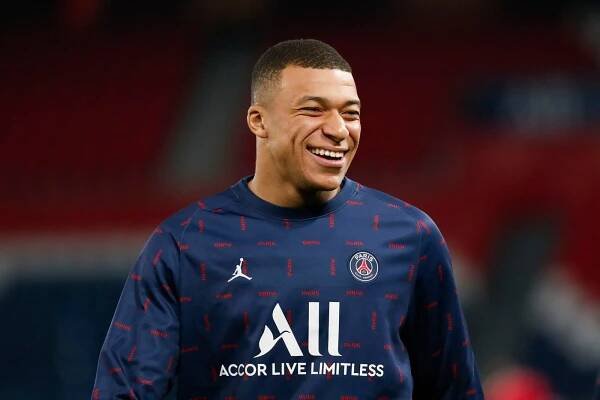 Official: Kylian Mbappe To Stay At Paris Saint-Germain