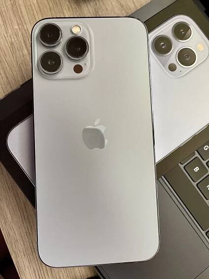 Prodám prodam iPhone 13 pro max 128GB za 25 000 CZK - 9/2022 - Apple Bazar