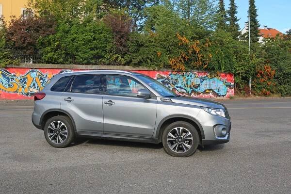 Univerzální SUV do města i na chalupu? Suzuki Vitara je nezaslouženě opomíjené