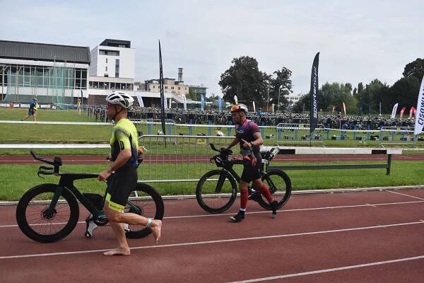 Slavný triatlonový závod Ironman 70.3 se vrací do Hradce