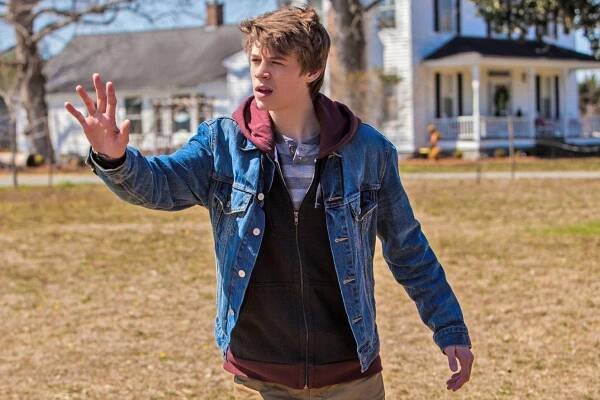 Pod kupolí - Počátek - Z filmu - Colin Ford