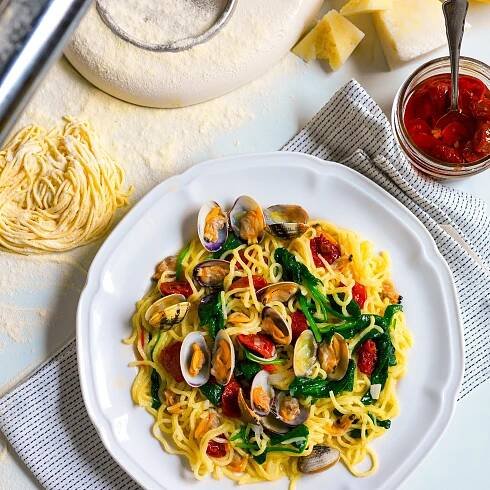 Tagliolini With Lemon, Clams, and Spinach