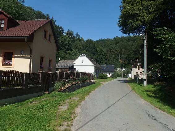 Soubor:Bohdalov (Městečko Trnávka), horní konec.jpg
