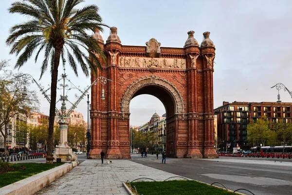 Arc-de-Triomf-barcelona-points-of-interest-bizflats