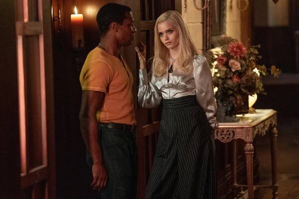 Lovecraftova země - Whitey's on the Moon - Z filmu - Jonathan Majors, Abbey Lee