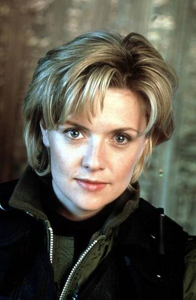 Pamatujete na Carterovou z Hvězdné brány? Amanda Tapping radikálně mění image a po 23 letech je stále šik - galerie | Život