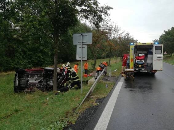 Při nehodě se zranili tři lidé