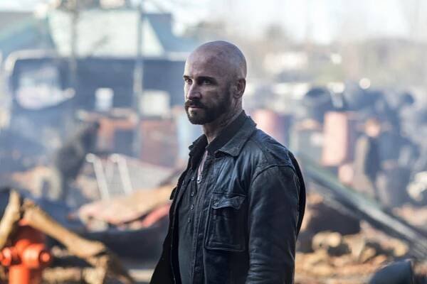 Falling Skies - Non-Essential Personnel - Z filmu - Colin Cunningham