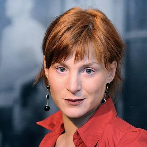 Lenka Krobotová