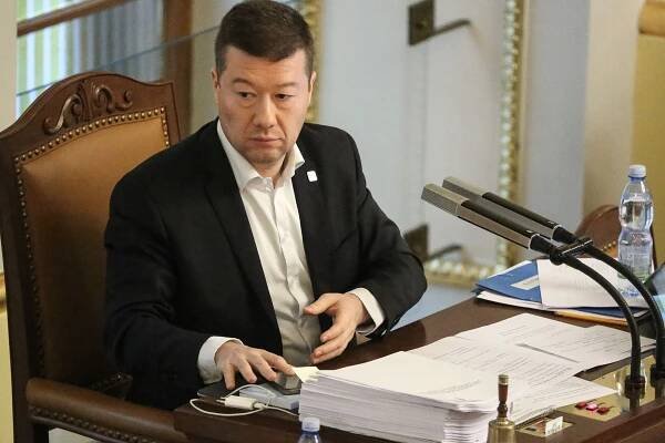 Okamura mi ukradl text, zlobí se analytik. Jen jsem zapomněl citovat, hájí se šéf SPD