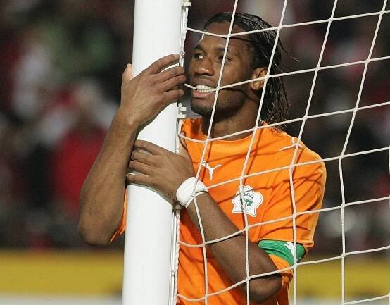 Ofsajd: Kresťania a moslimovia spolu oslavovali góly. Ako Didier Drogba ukončil občiansku vojnu