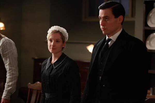 Panství Downton - Série 3 - Epizoda 1 - Z filmu - Joanne Froggatt, Robert James-Collier