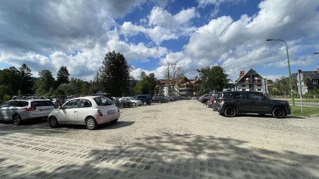 Parkoviště - placené (Parkoviště - placené) • Mapy.com