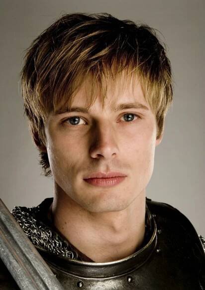 Bradley James – Biography, Facts & Life Story