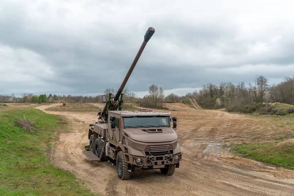 Francouzská armáda získá 109 houfnic Caesar NG