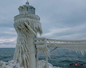 Winter storm brings Lake Michigan rare ice "sculptures"