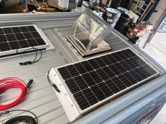Einbau einer Solaranlage für Wohnwagen & Wohnmobil - womoreparatur.de