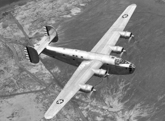 Soubor:XB-24 in Flight.jpg – Wikipedie