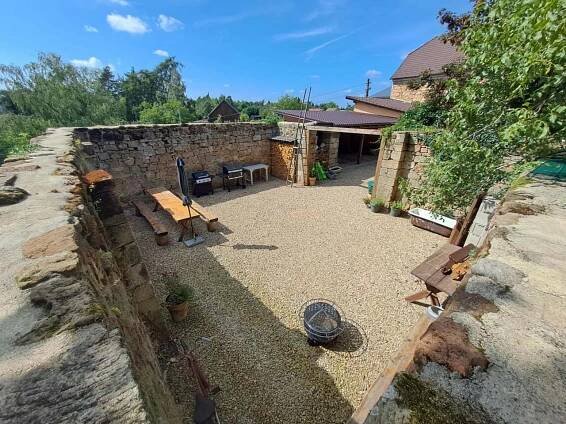 Venkovní posezení na grilovačku či opékání buřtů - Bělá pod Bezdězem - Bezdědice - foto 36