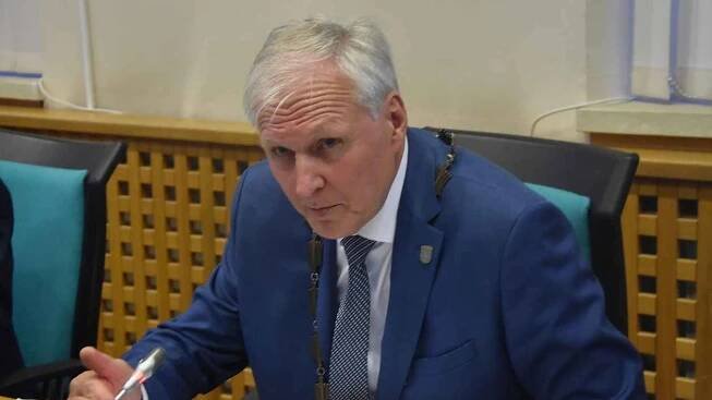 ANO vyzvalo radní zvolené za hnutí v Chomutově k rezignaci. Včetně primátora