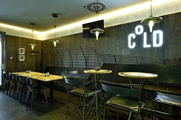 Burgerové menu pro 1, 2 nebo 4 osoby: výběr ze tří burgerů a porce hranolků