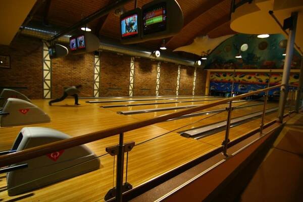 Bowling Manta, Praha | Bowling a restaurace Manta, Praha 6 