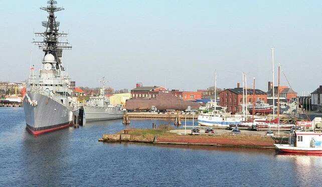 Soubor:Marinemuseum-wilhelmshaven-2007.jpg