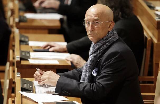 Vyhrál ten, kdo víc mobilizoval voliče. Lidé z covidu nemají strach a chtějí se bavit, řekl Valenta