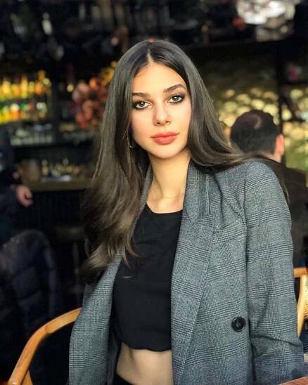 Defne Samyeli - Biography, Height & Life Story | Super Stars Bio