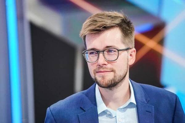 „Měl jsem návštěvu z WHO.“ Pirát Michálek se rozhodl, že vás oškube o tři miliardy - CZ24.NEWS