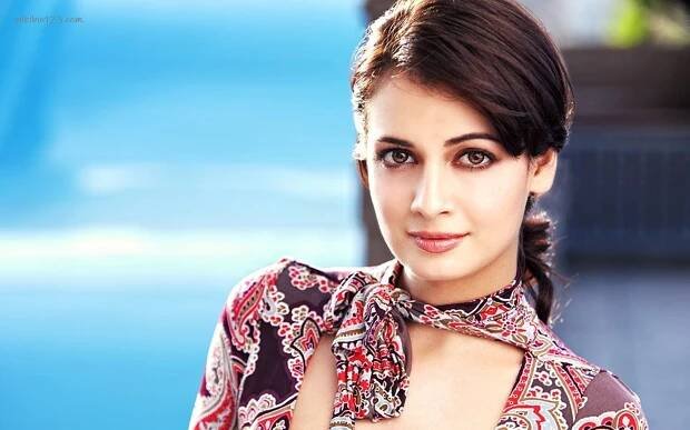 Hot Look Desktop Wallpapers Of Dia Mirza