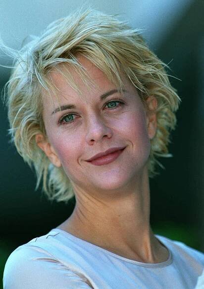 Účes Meg Ryan sice původně způsobila neodborná manipulace se žehličkou, ale proslavil ji