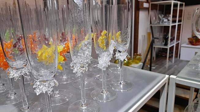 Křišťálová zahrada a sklářská huť Pačinek Glass v Kunraticích u Cvikova