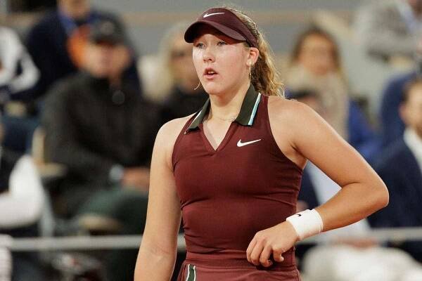 Mám se ještě co učit, uznala Andrejevová. Ruska čelila vedle soupeřky i 15 tisícům diváků