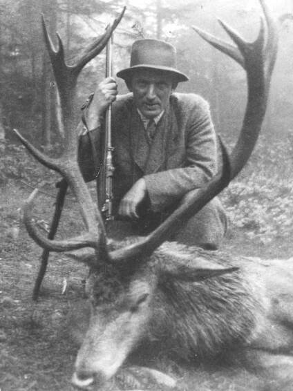 Soubor:Frantisek-Neuwirth-na-lovu.jpg – Wikipedie