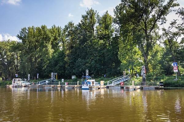 V Poděbradech byla uvedena do provozu nová veřejná přístaviště pro rekreační lodě a osobní lodní dopravu | Metrostav