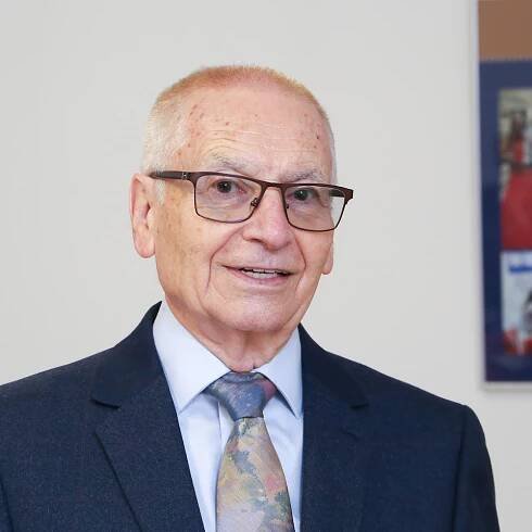 Docent Jan Veverka a stomatologické časopisy – LKS časopis