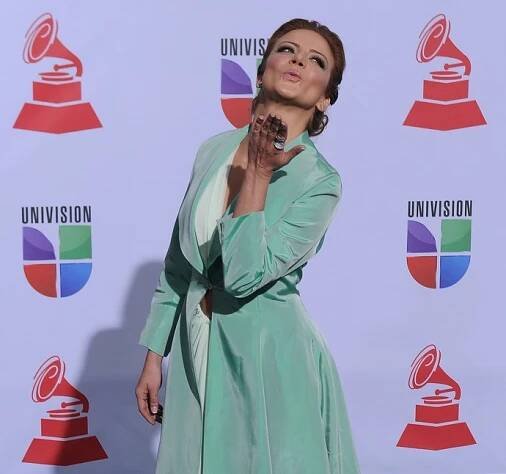 FOTO: Mexická herečka Silvia Navarro. – stránka 40